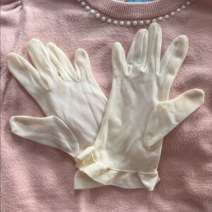 Vintage Bridal Gloves Ivory Ruched Wrist Small Wedding Elegant Classic